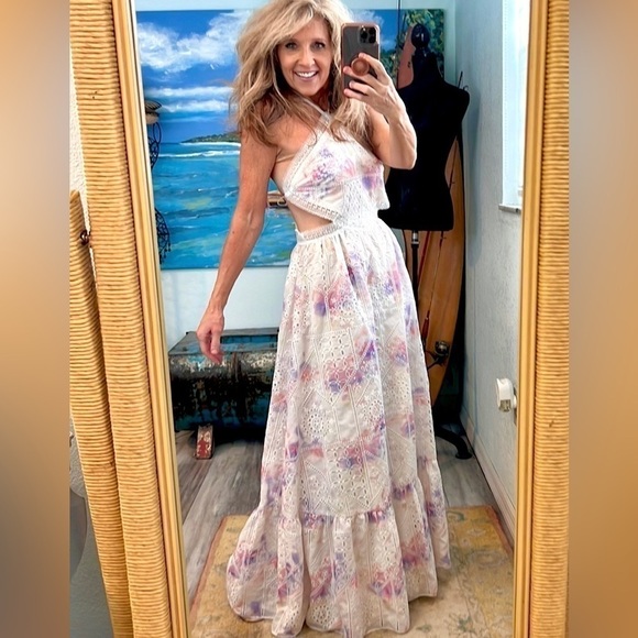 NWT Gianni Bini Delaney Embroidered
Eyelet Halter in Cosmic,Side Cut-Out, Size 6 - Picture 12 of 16